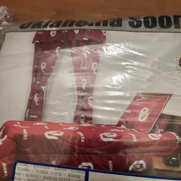 Oklahoma University Sooners 4-Piece Queen Sheet Set Crimson White - Picture 3 of 13